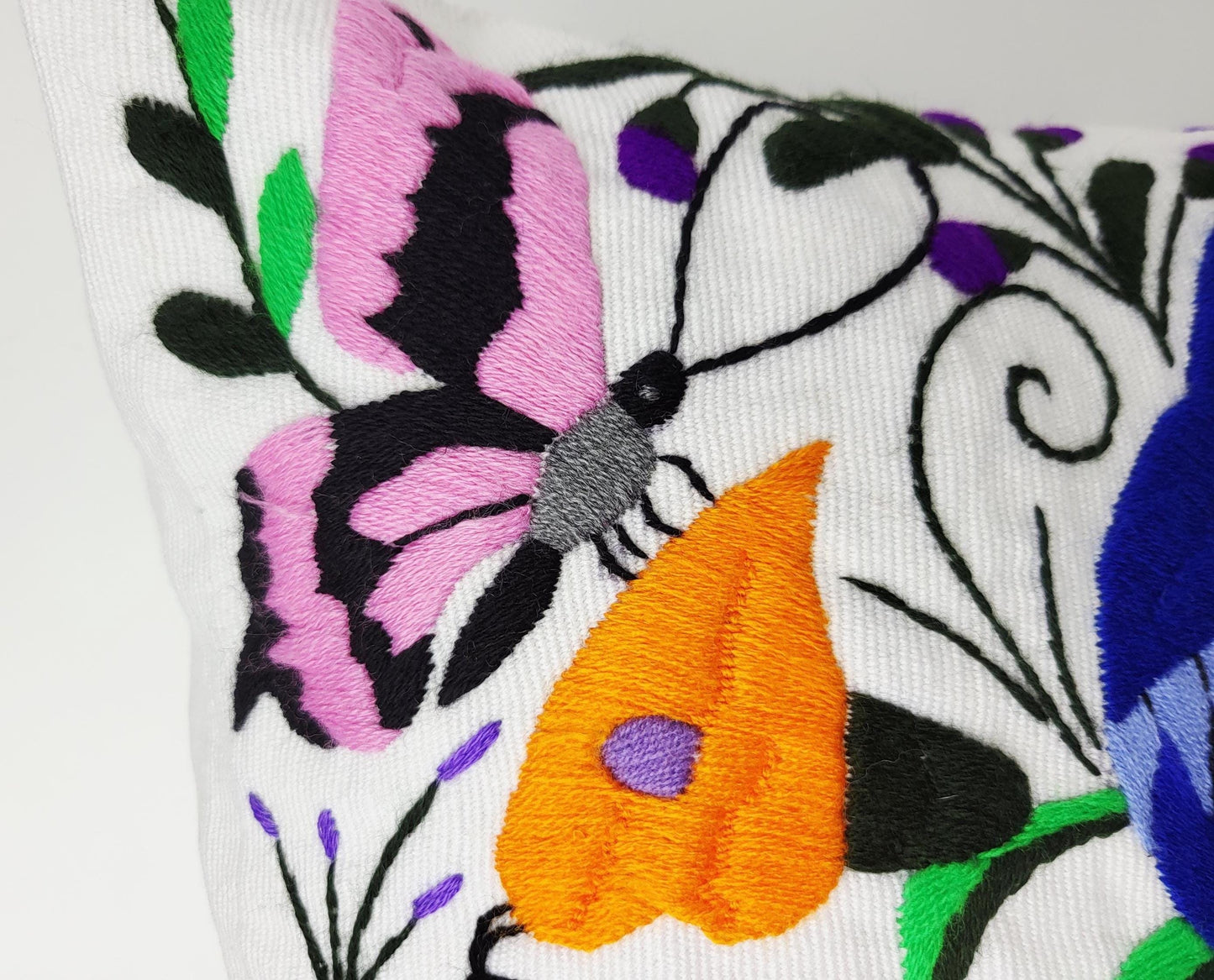 Mexikanischer handbestickter traditioneller Kissenbezug, Dekokissen mit Tiermuster, mexikanisches buntes Dekor