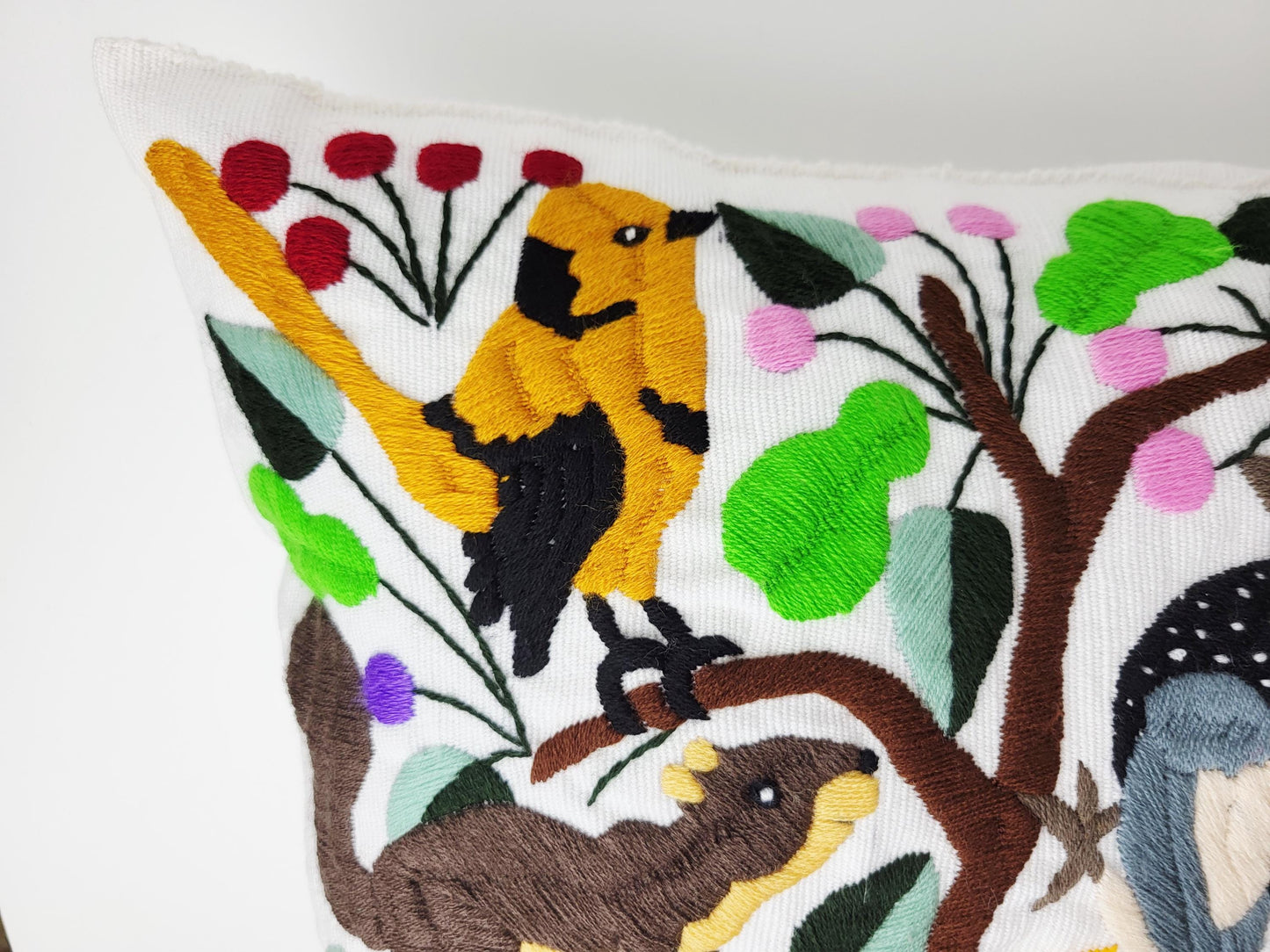 Mexikanischer handbestickter traditioneller Kissenbezug, Dekokissen mit Tiermuster, mexikanisches buntes Dekor