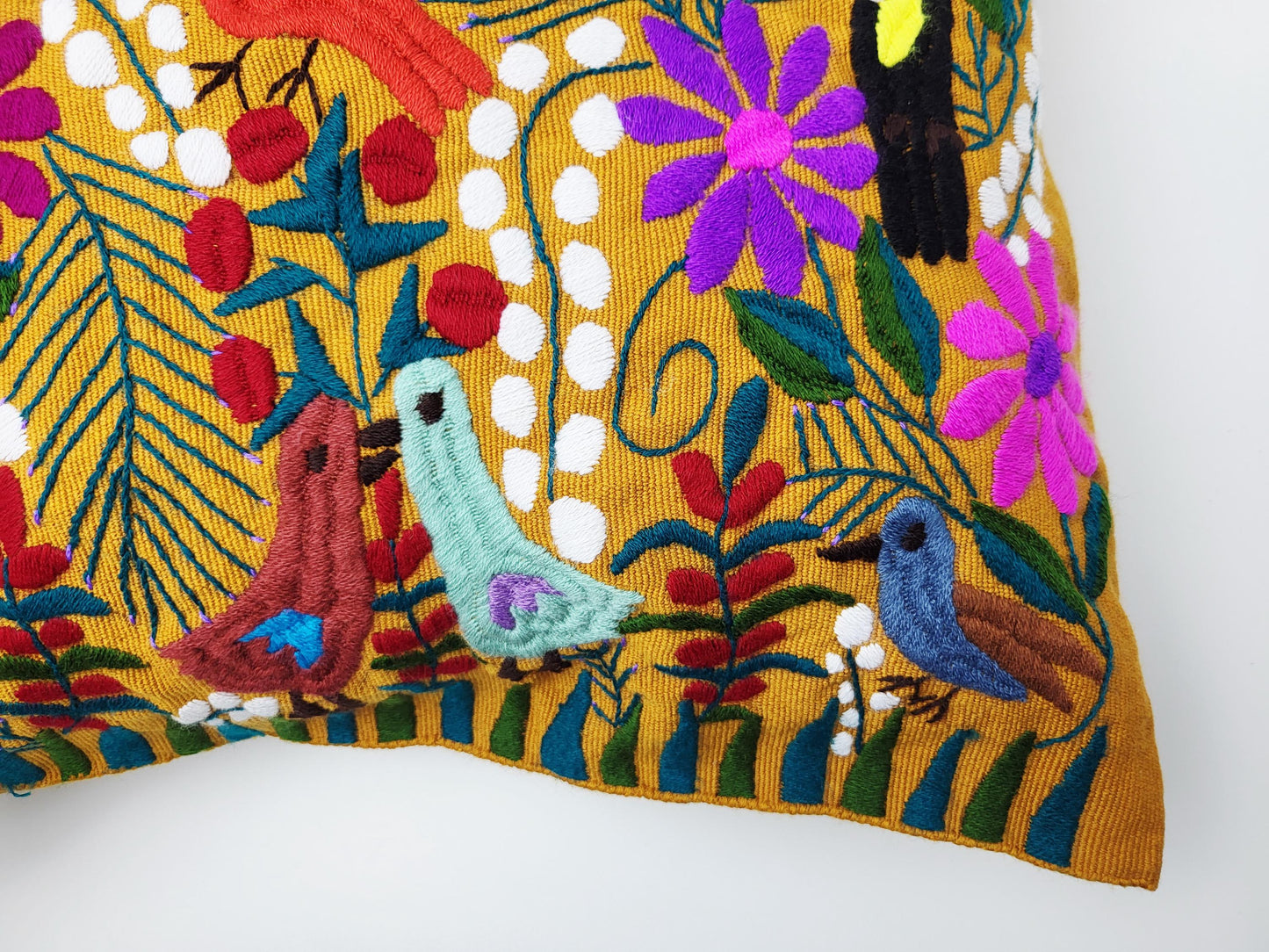 Mexikanischer handbestickter traditioneller Kissenbezug, Dekokissen mit Tiermuster, mexikanisches buntes Dekor