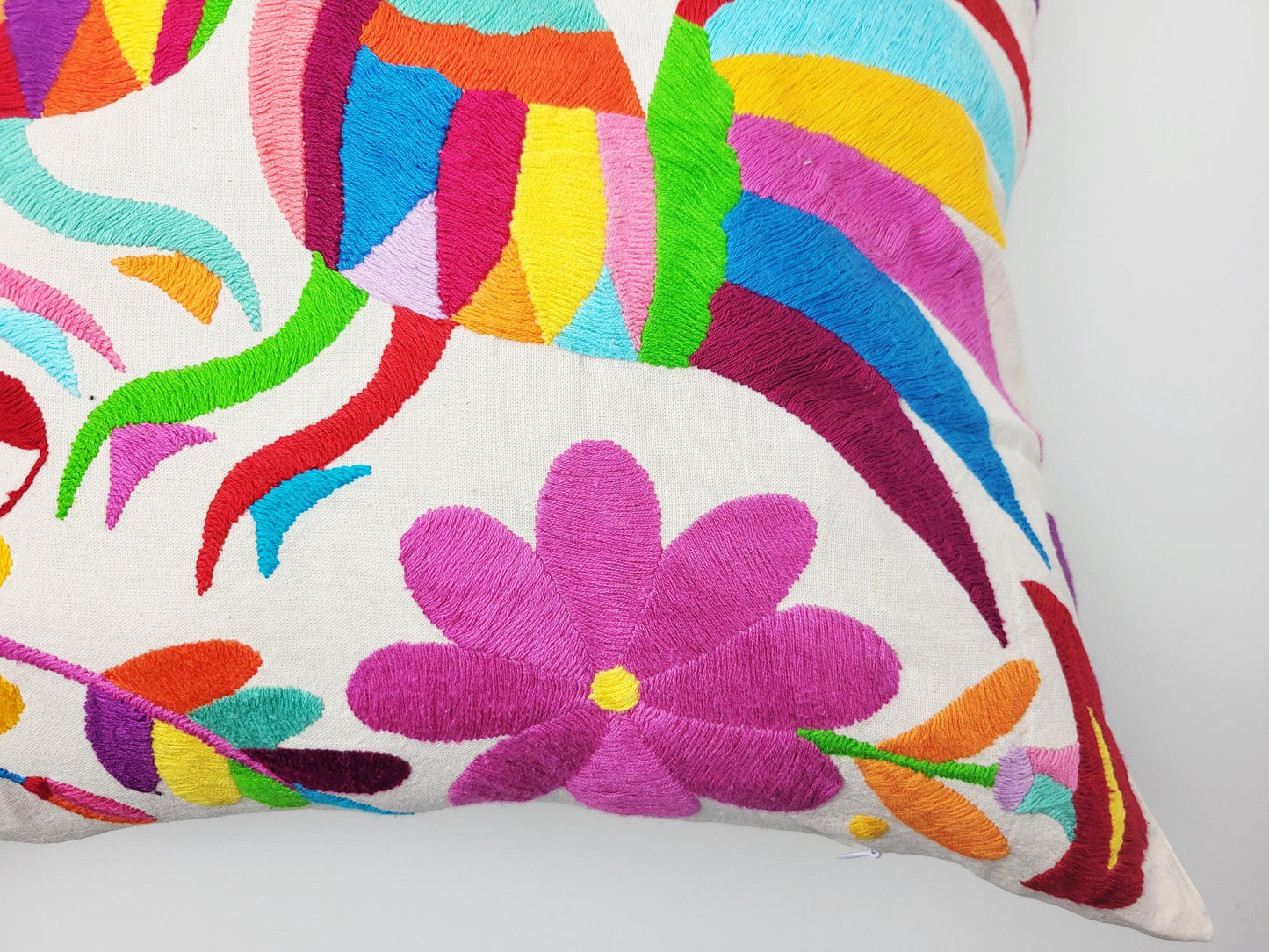 Mexikanischer handbestickter Kissenbezug aus Tenango de Doria Hidalgo, Otomi Kissen