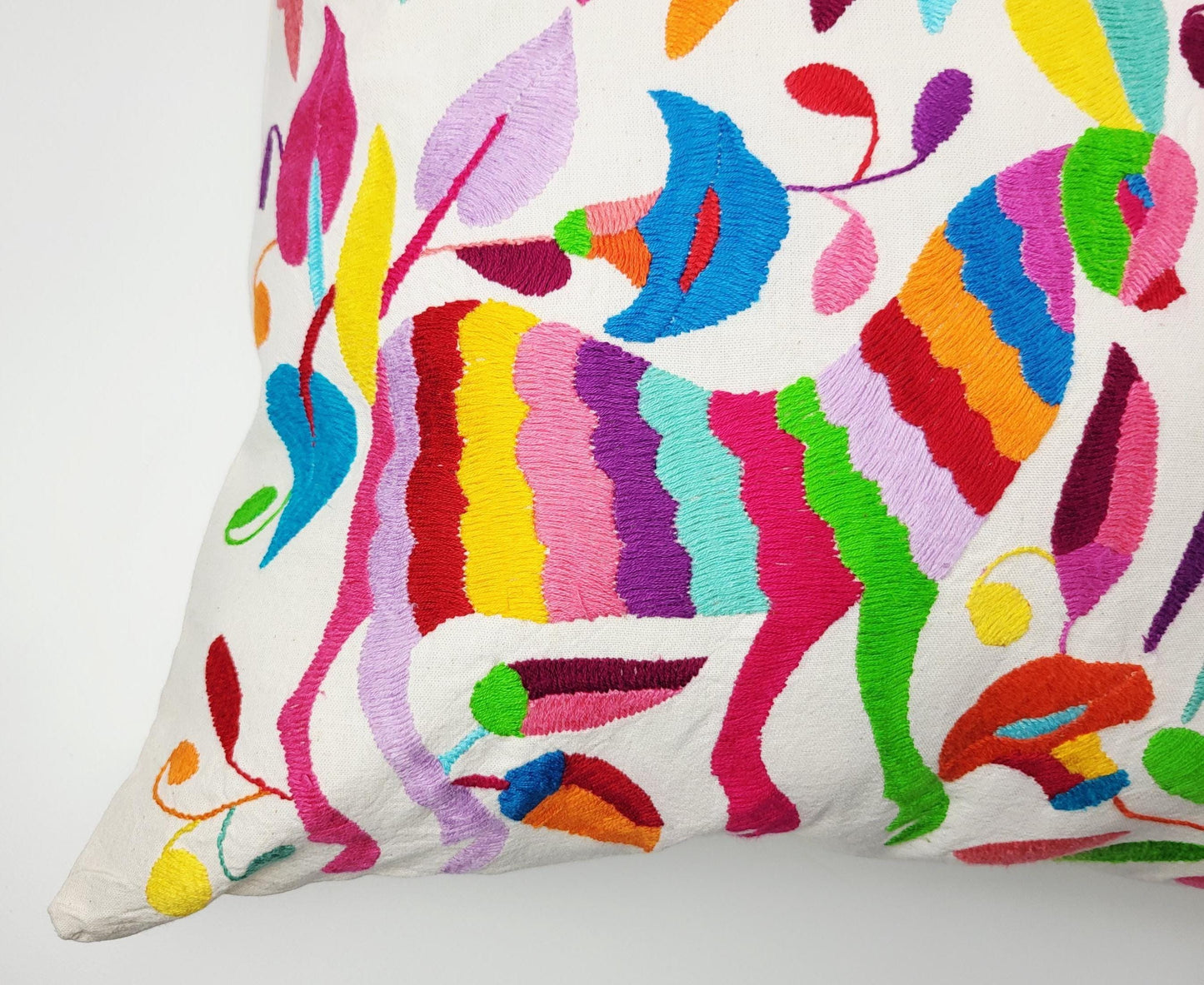 Otomi Kissenbezug, Made in Mexico, hangbestickter mexikanischer Kissenbezug