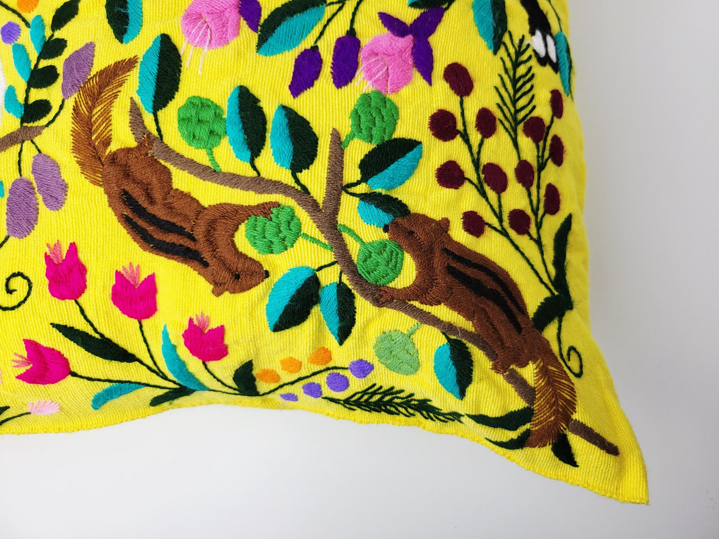 Handbestickter Kissenbezug Mexiko | Bunte Tiermuster | Fairtrade Dekokissen Chiapas | Unikat Maya Textilkunst | Boho Ethno Deko