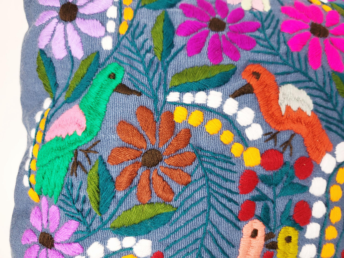 Handbestickter Kissenbezug Mexiko | Bunte Tiermuster | Fairtrade Dekokissen Chiapas | Unikat Maya Textilkunst | Boho Ethno Deko