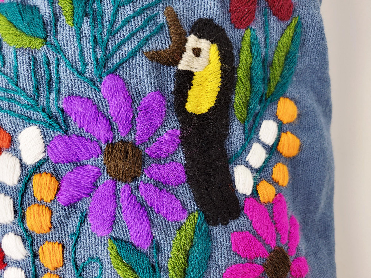 Handbestickter Kissenbezug Mexiko | Bunte Tiermuster | Fairtrade Dekokissen Chiapas | Unikat Maya Textilkunst | Boho Ethno Deko