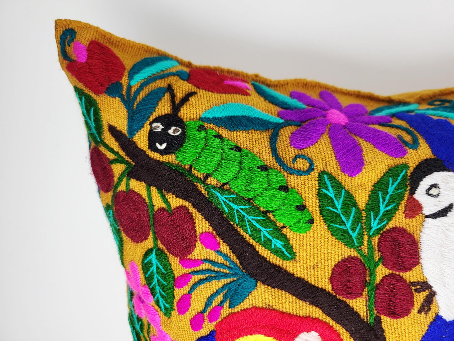 Handbestickter Kissenbezug Mexiko | Bunte Tiermuster | Fairtrade Dekokissen Chiapas | Unikat Maya Textilkunst | Boho Ethno Deko