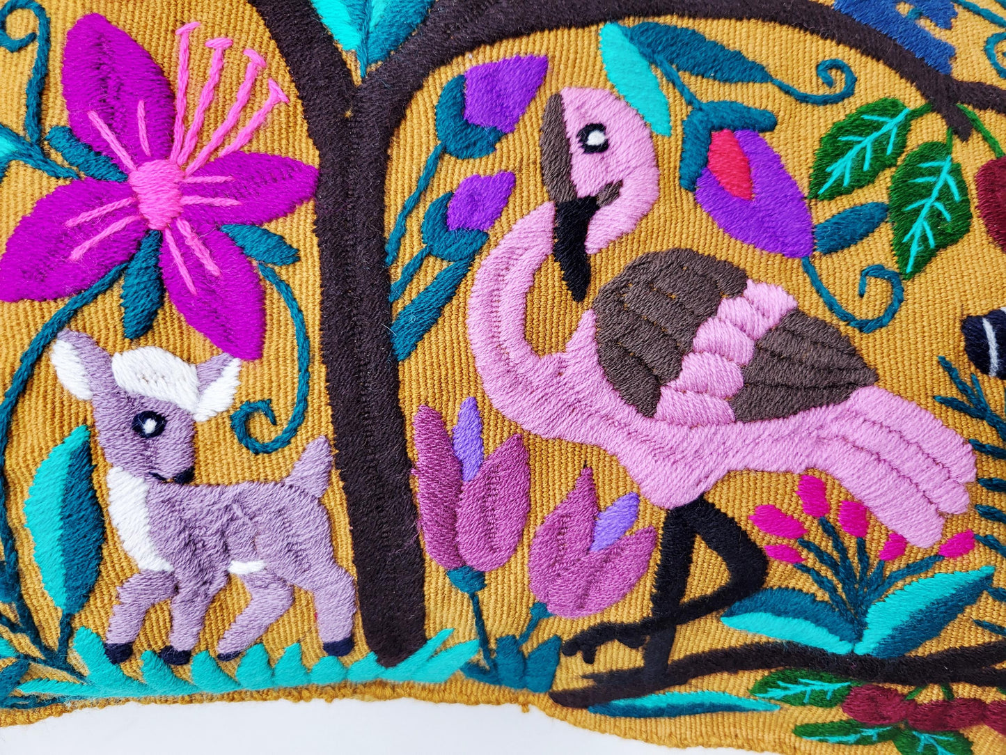 Handbestickter Kissenbezug Mexiko | Bunte Tiermuster | Fairtrade Dekokissen Chiapas | Unikat Maya Textilkunst | Boho Ethno Deko