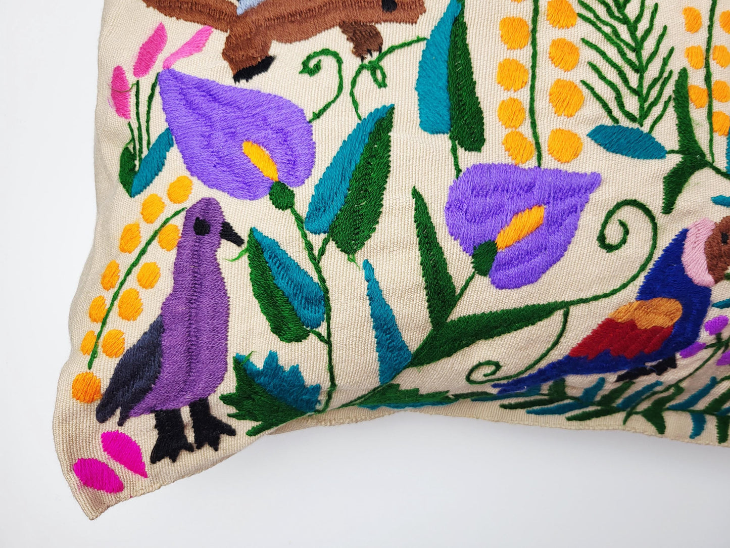 Mexikanischer handbestickter Kissenbezug mit Tiermuster