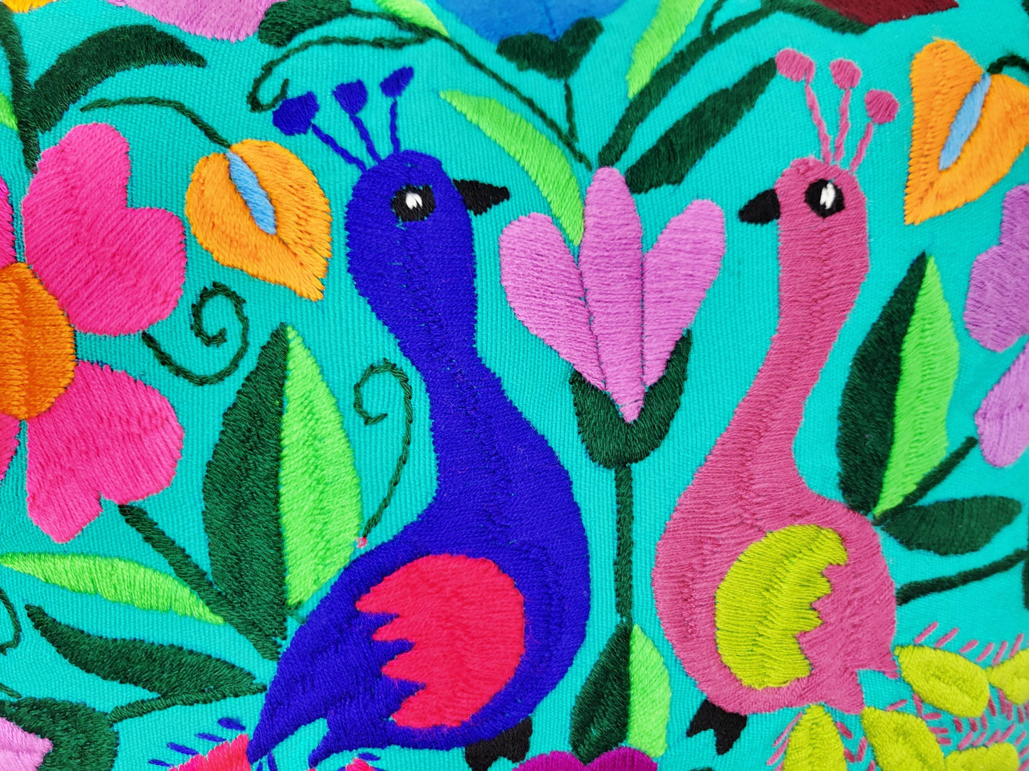 Kissen mit Tiermuster, handbestickt und gewebt in Mexiko von Indigenen Frauen