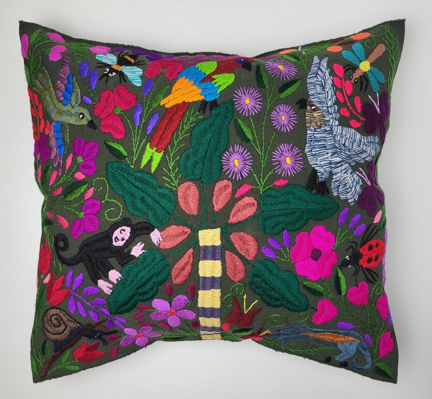 Mexikanischer handbestickter Kissenbezug mit Tiermuster