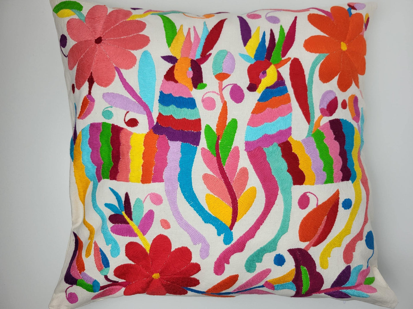 Mexikanischer handbestickter Kissenbezug aus Tenango de Doria Hidalgo, Otomi Kissen