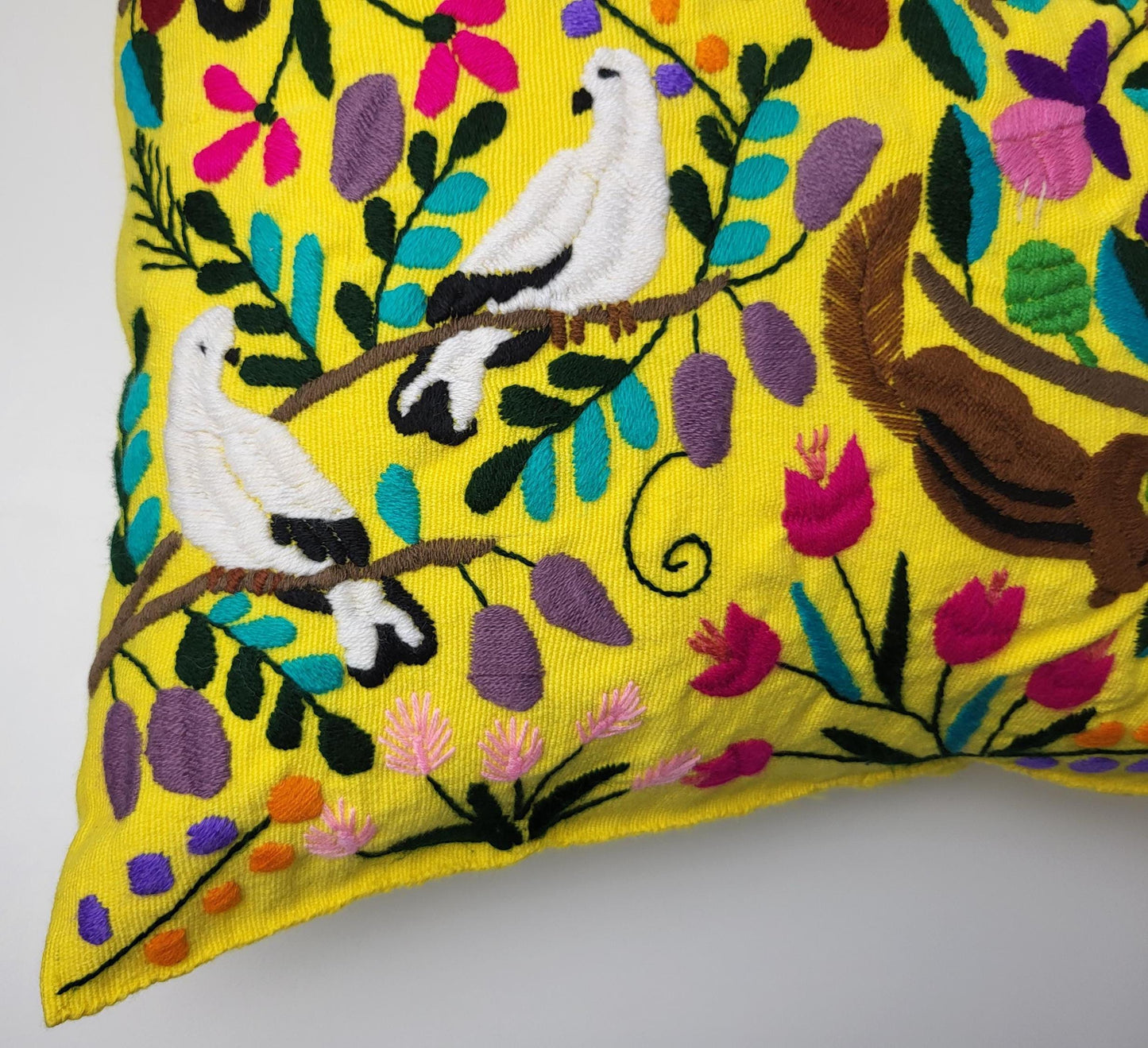 Handbestickter Kissenbezug Mexiko | Bunte Tiermuster | Fairtrade Dekokissen Chiapas | Unikat Maya Textilkunst | Boho Ethno Deko