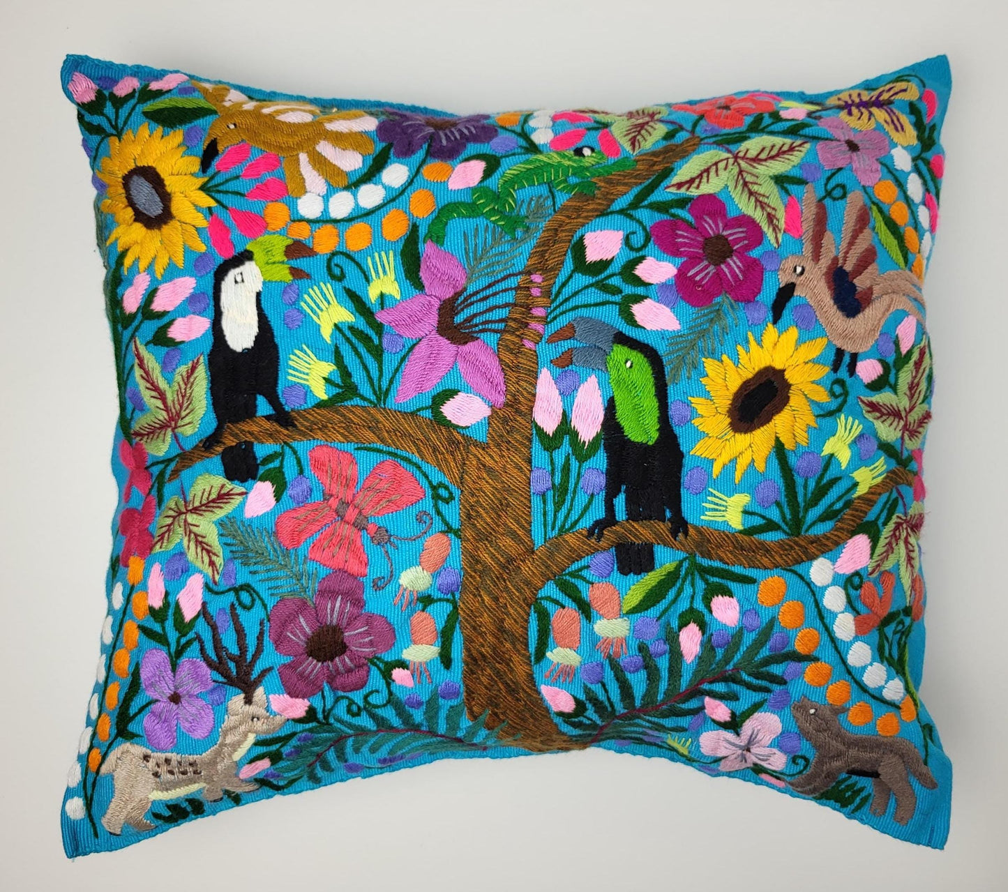 Mexikanischer handbestickter Kissenbezug mit Tiermuster