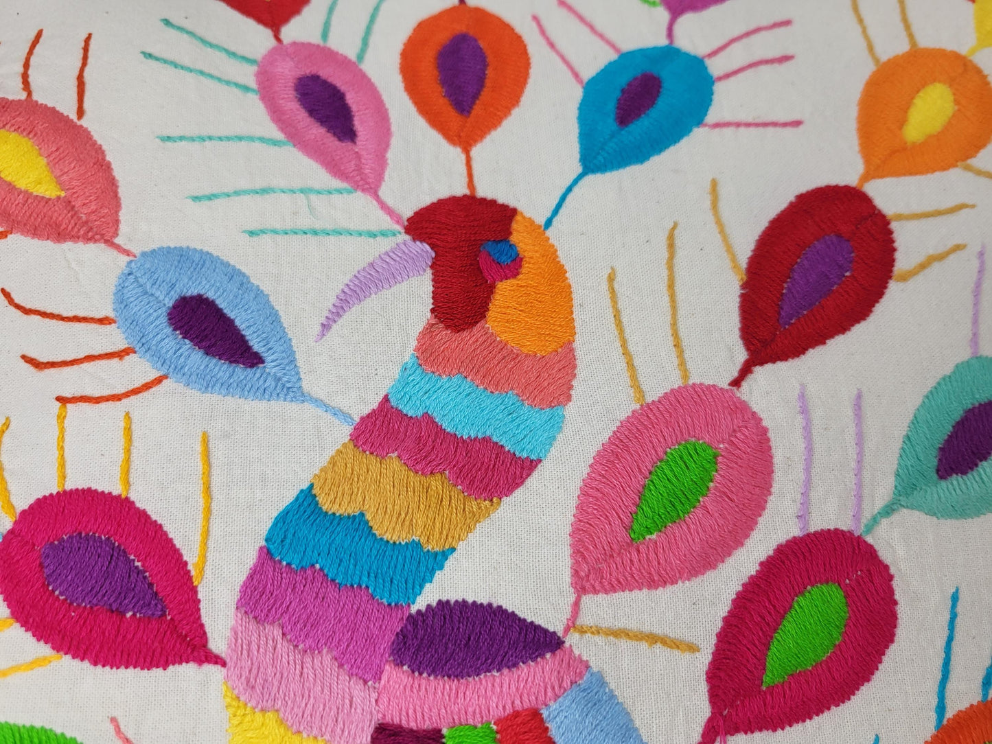 Coussin Otomi original – fabriqué à la main dans les montagnes d'Hidalgo par les populations autochtones