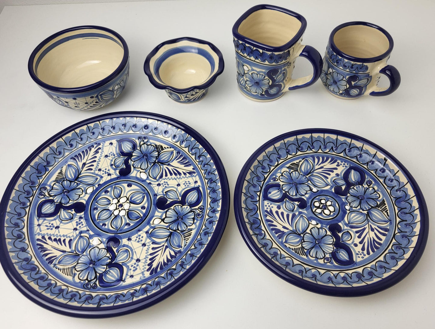 Mexikanisches Talavera Geschirrset Blau-Weiß – 6-teilig, Handgemalt | Teller, Schalen, Becher | Puebla Stil