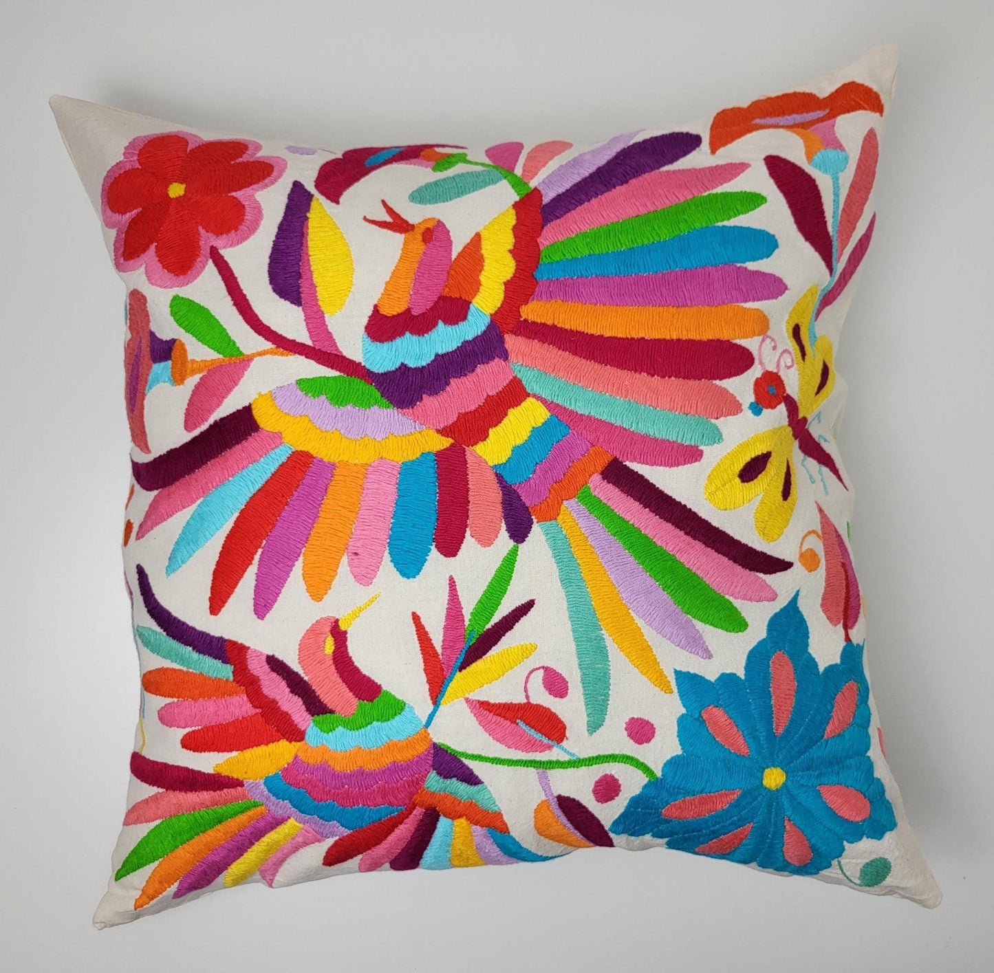 Otomi-Kissenbezug aus Mexiko – handbestickt