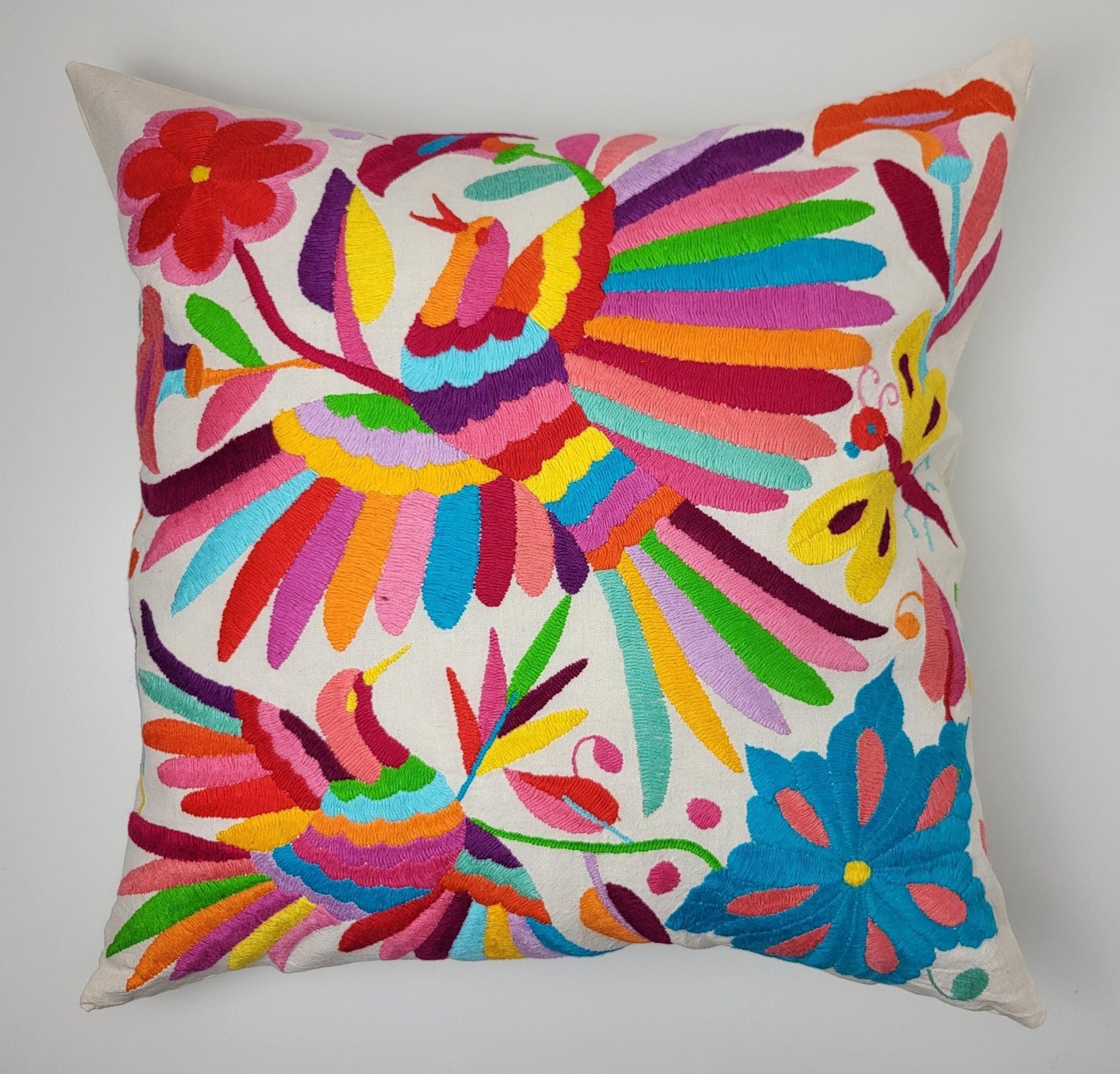 Otomi-Kissenbezug aus Mexiko – handbestickt