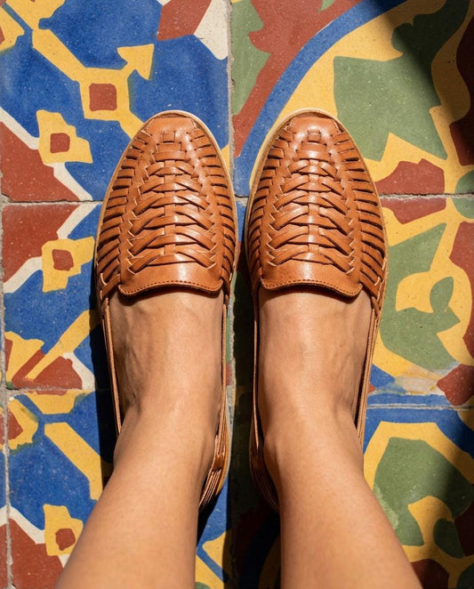Mexikanische Huarache Honig-Tan Damen – handgewebter Leder-Slipper mit geschlossener Spitze, Boho Sommerschuh
